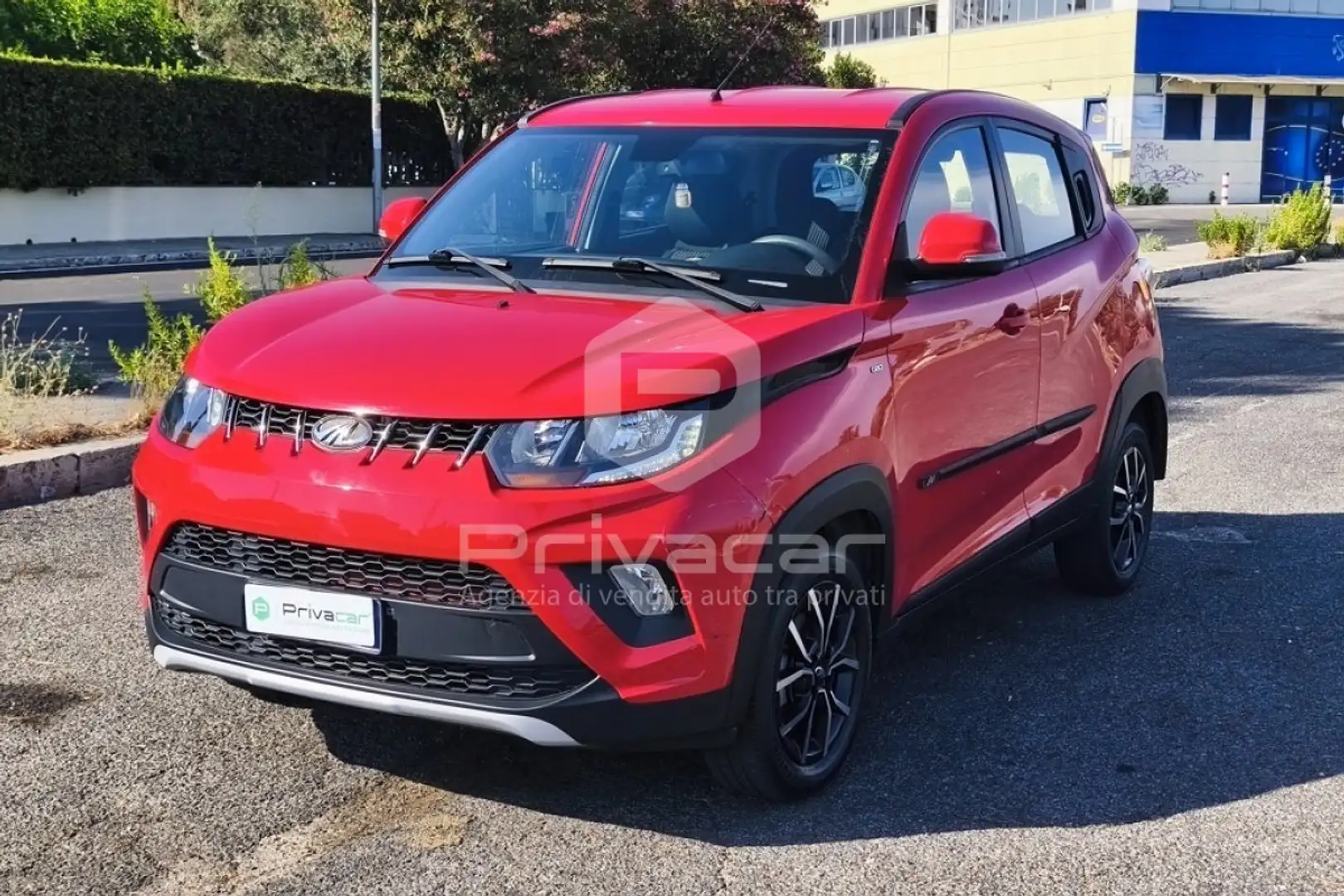 Mahindra KUV100 KUV100 1.2 VVT K8 Rot - 1
