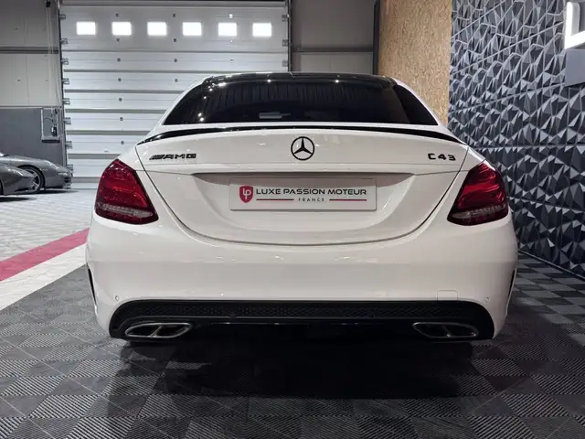 Mercedes-Benz C Class view 5