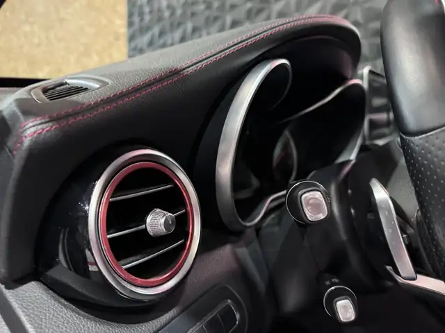 Mercedes-Benz C-Class view 17