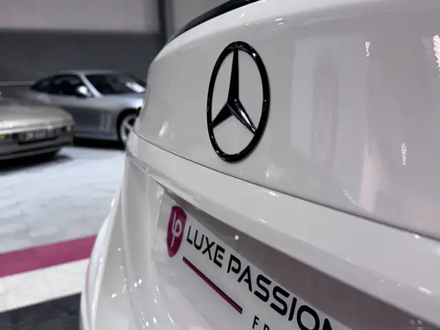 Mercedes-Benz C-Class view 24