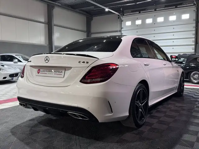 Mercedes-Benz C Class view 6