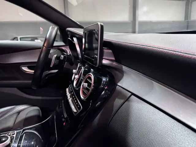 Mercedes-Benz C-Class view 12