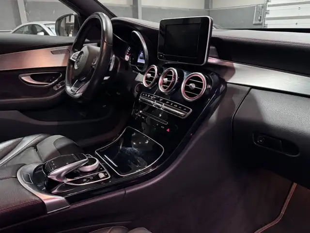 Mercedes-Benz C Class view 11