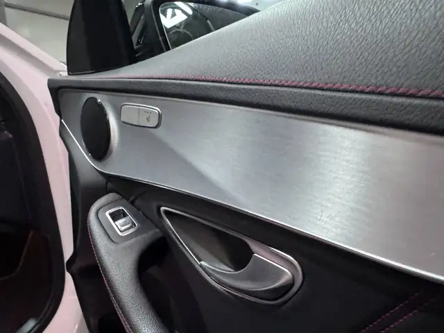 Mercedes-Benz C-Class view 27