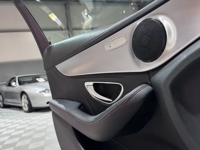 Mercedes-Benz C-Class view 26