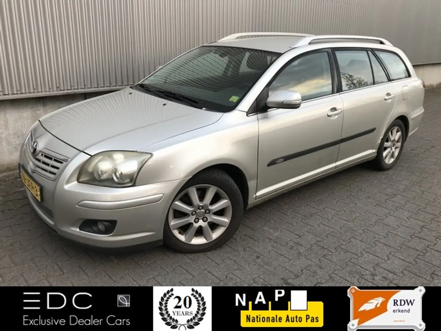 Toyota Avensis Wagon 2.0 D-4D Luna Business Clima | Navi | Cruise Grijs - 1
