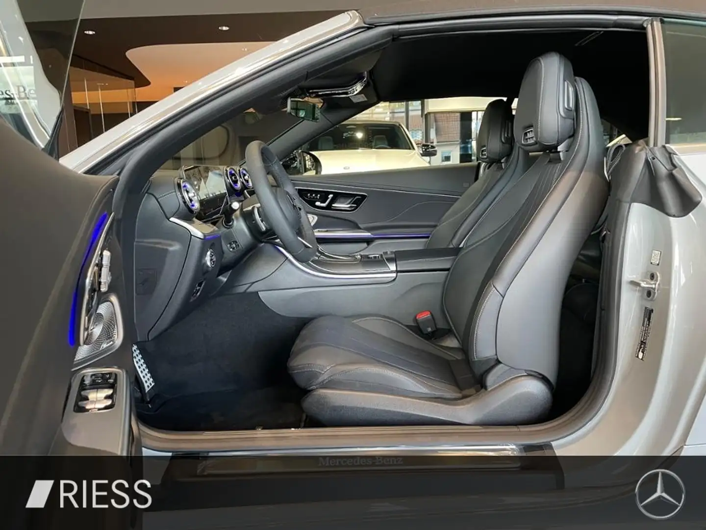Mercedes-Benz CLE 300 4M Ca AMG+AHK+DISTR+DIGI L+SITZBEL+KEYL+ Gri - 2
