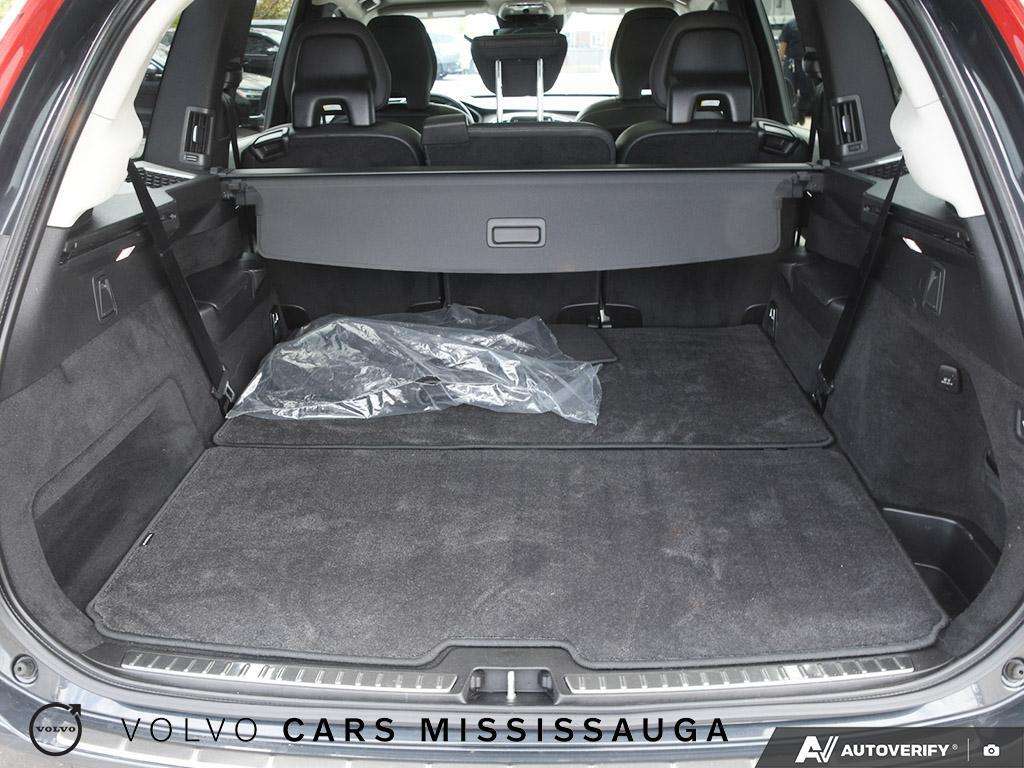 2022 Volvo XC90 Inscription Expression Plug-In Hybrid thumb 11