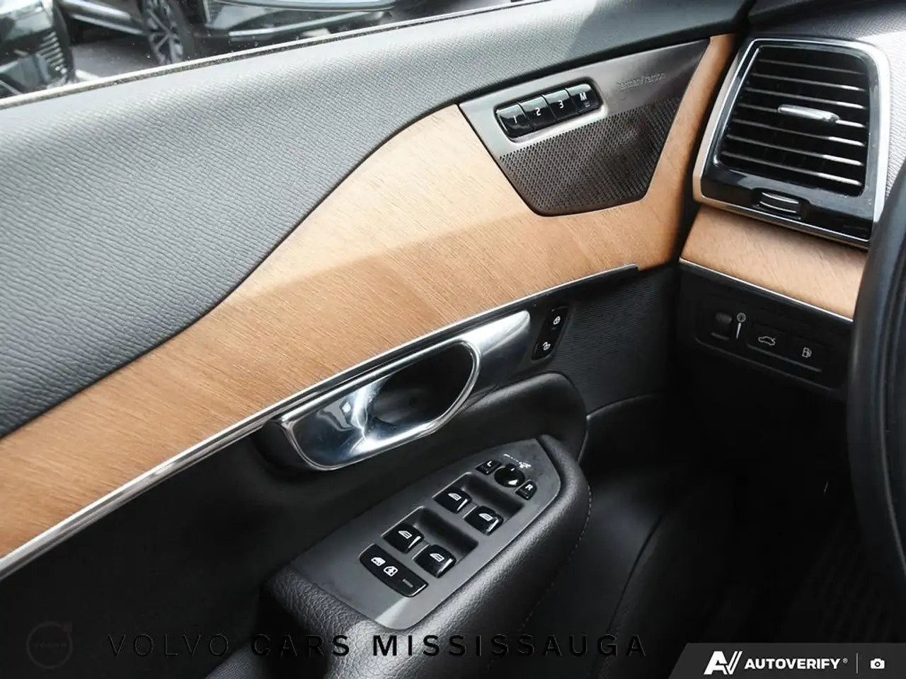 Volvo XC90 снимка Volvo XC90