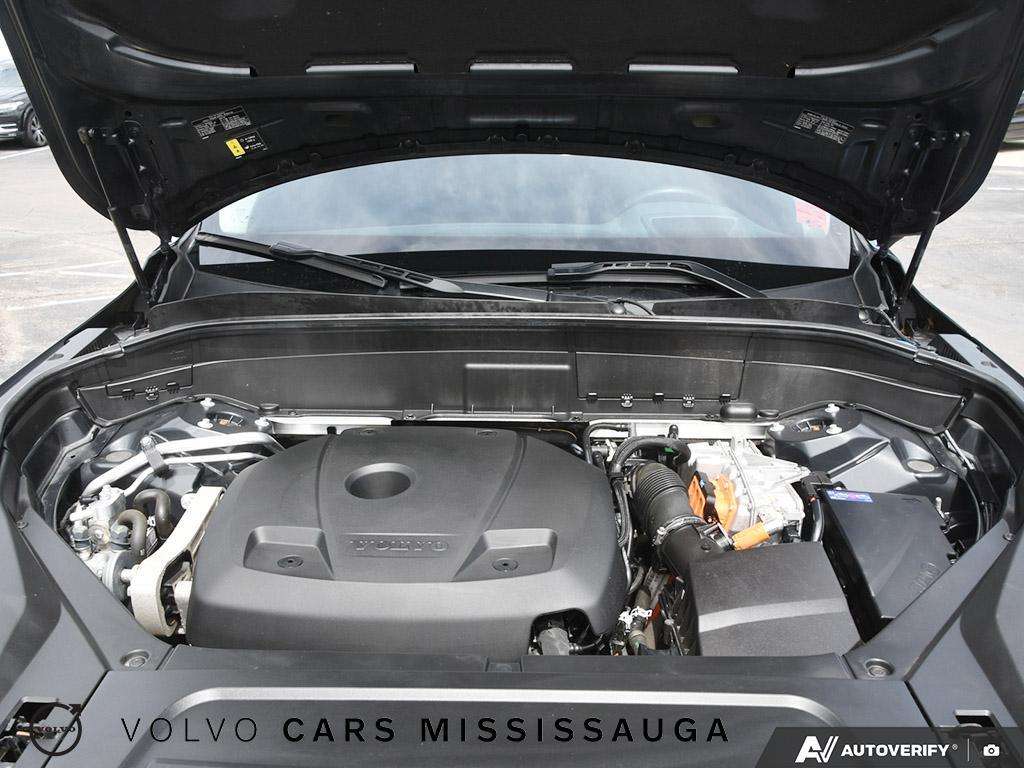 2022 Volvo XC90 Inscription Expression Plug-In Hybrid thumb 8