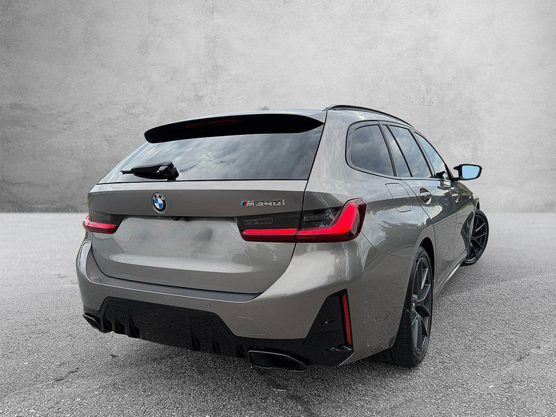 BMW 340 M340i xDrive Touring — photo 2