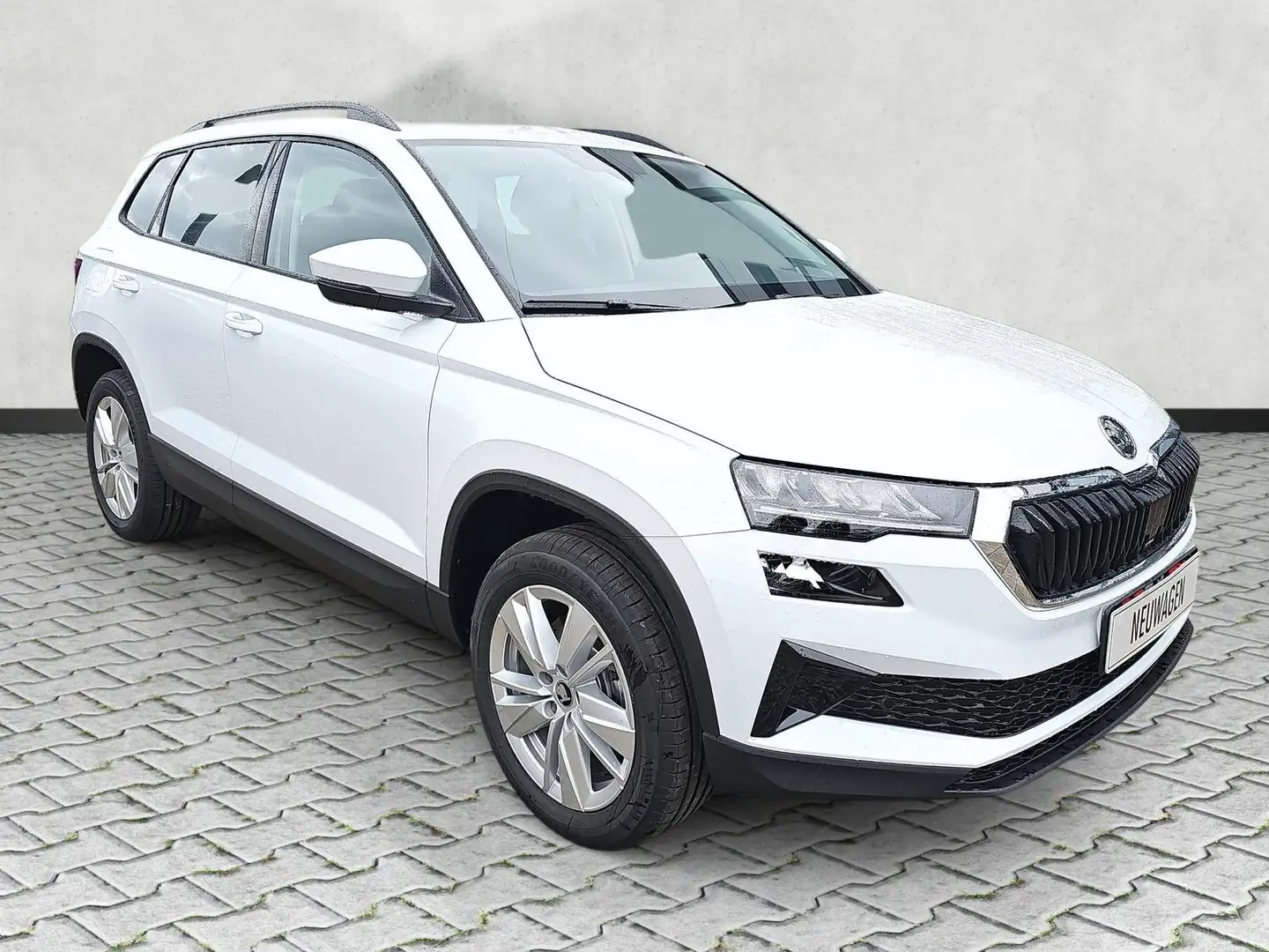 Skoda Karoq Selection 1.5 TSI DSG Navi / ACC Kamera 110 kW ... Weiß - 1