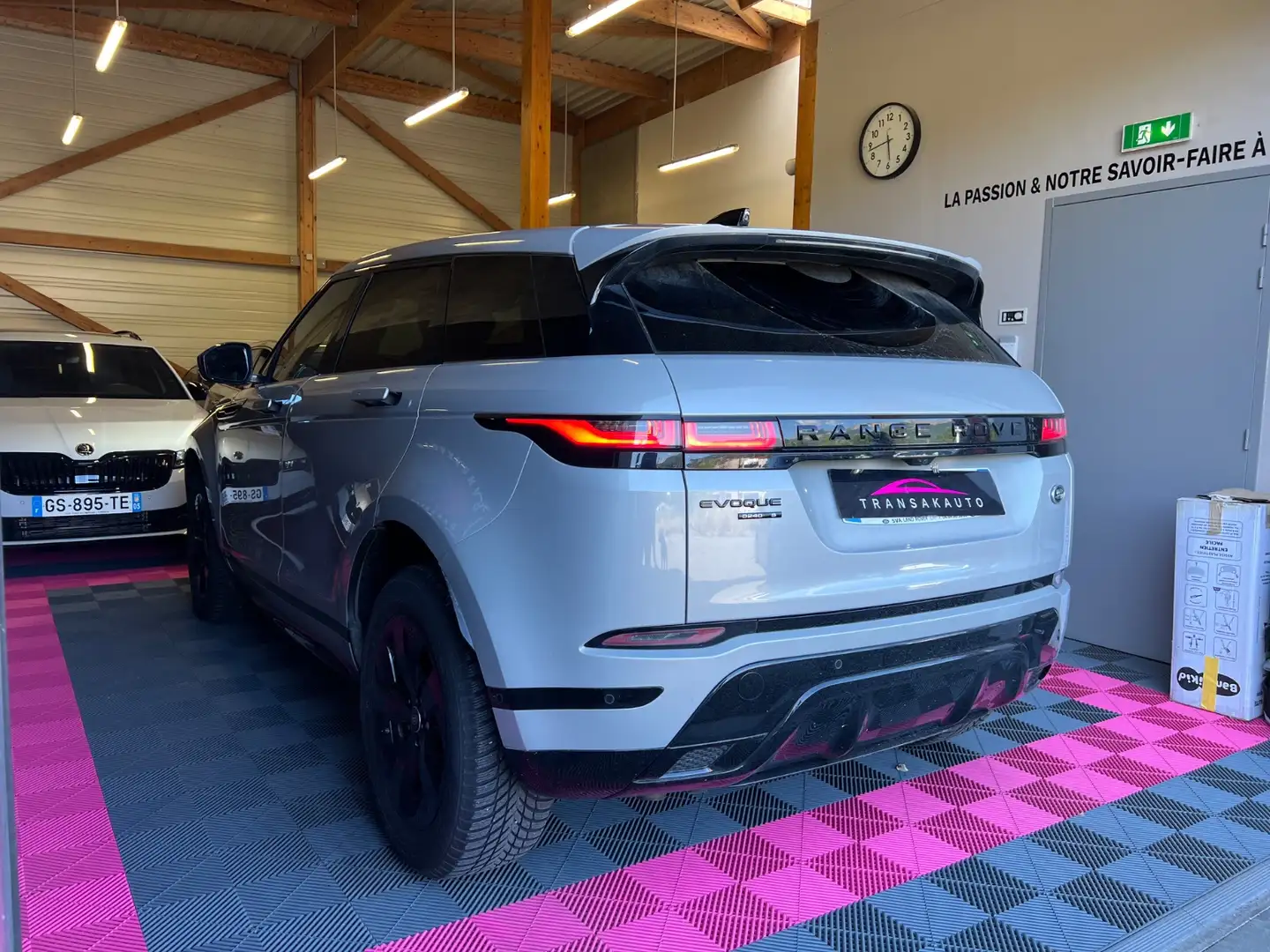 Land Rover Range Rover Evoque R-Dynamic S Gris - 2