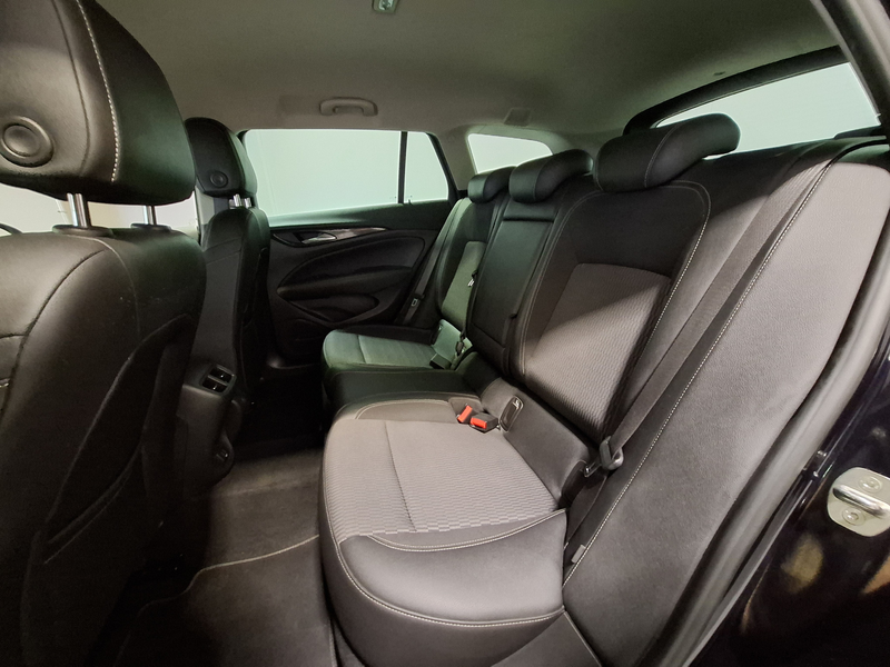 Opel Insignia Sports Tourer 1.5 Turbo Business Executive | Navig — photo 17