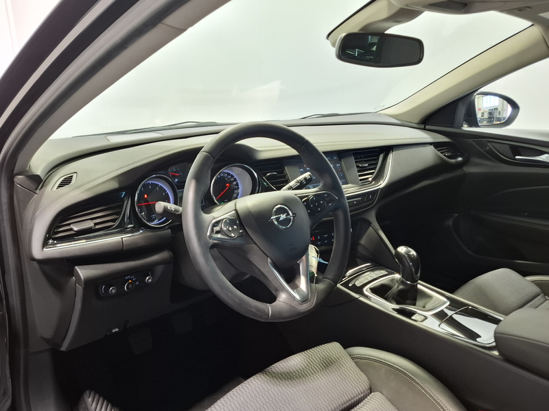 Opel Insignia Sports Tourer 1.5 Turbo Business Executive | Navig — photo 14