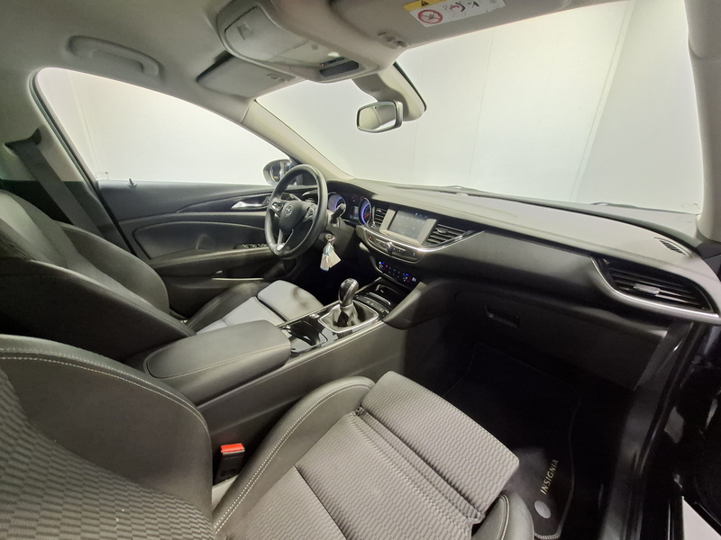 Opel Insignia Sports Tourer 1.5 Turbo Business Executive | Navig — photo 25