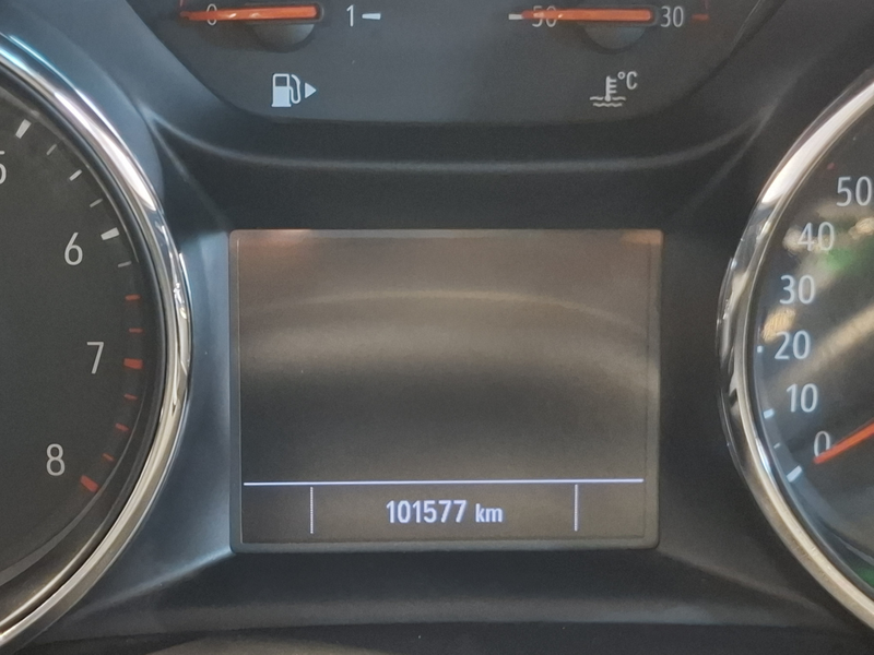 Opel Insignia Sports Tourer 1.5 Turbo Business Executive | Navig — photo 10