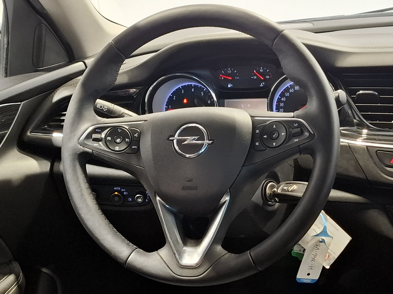 Opel Insignia Sports Tourer 1.5 Turbo Business Executive | Navig — photo 28