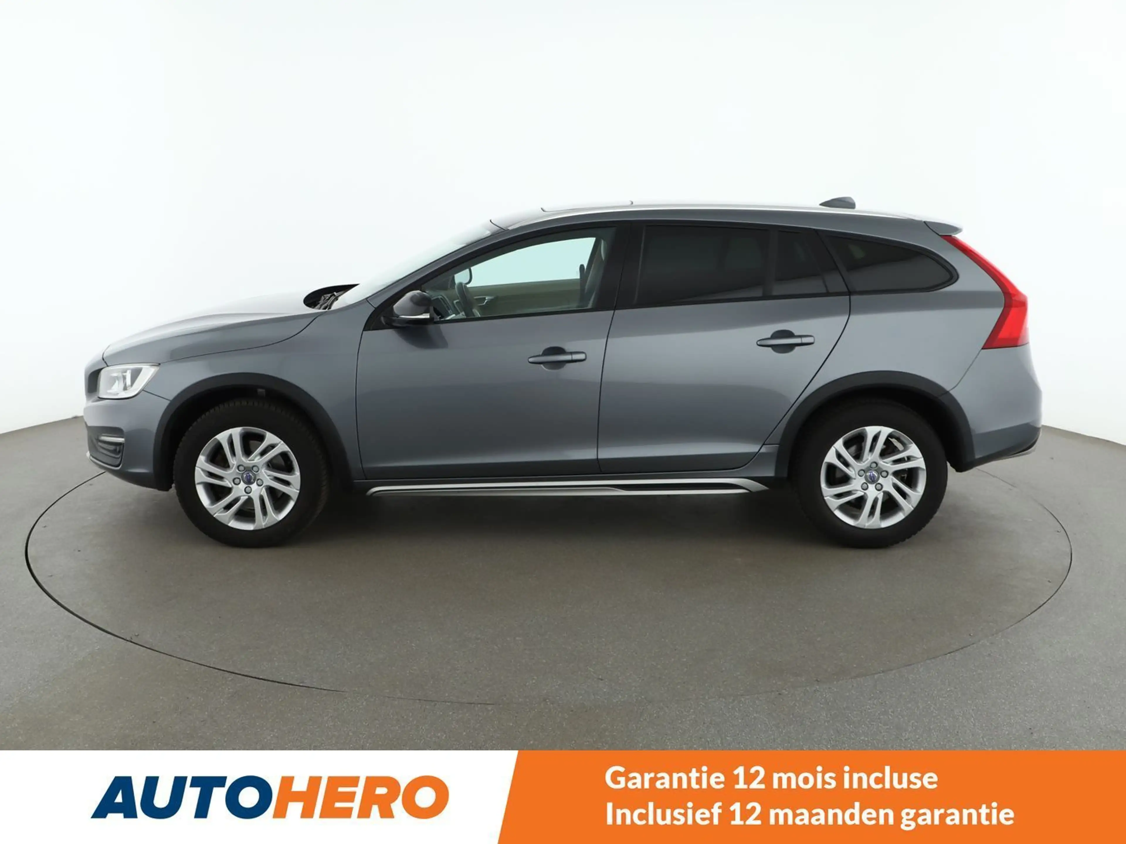 Volvo V60 Cross Country 2.0 D3 Plus — photo 3