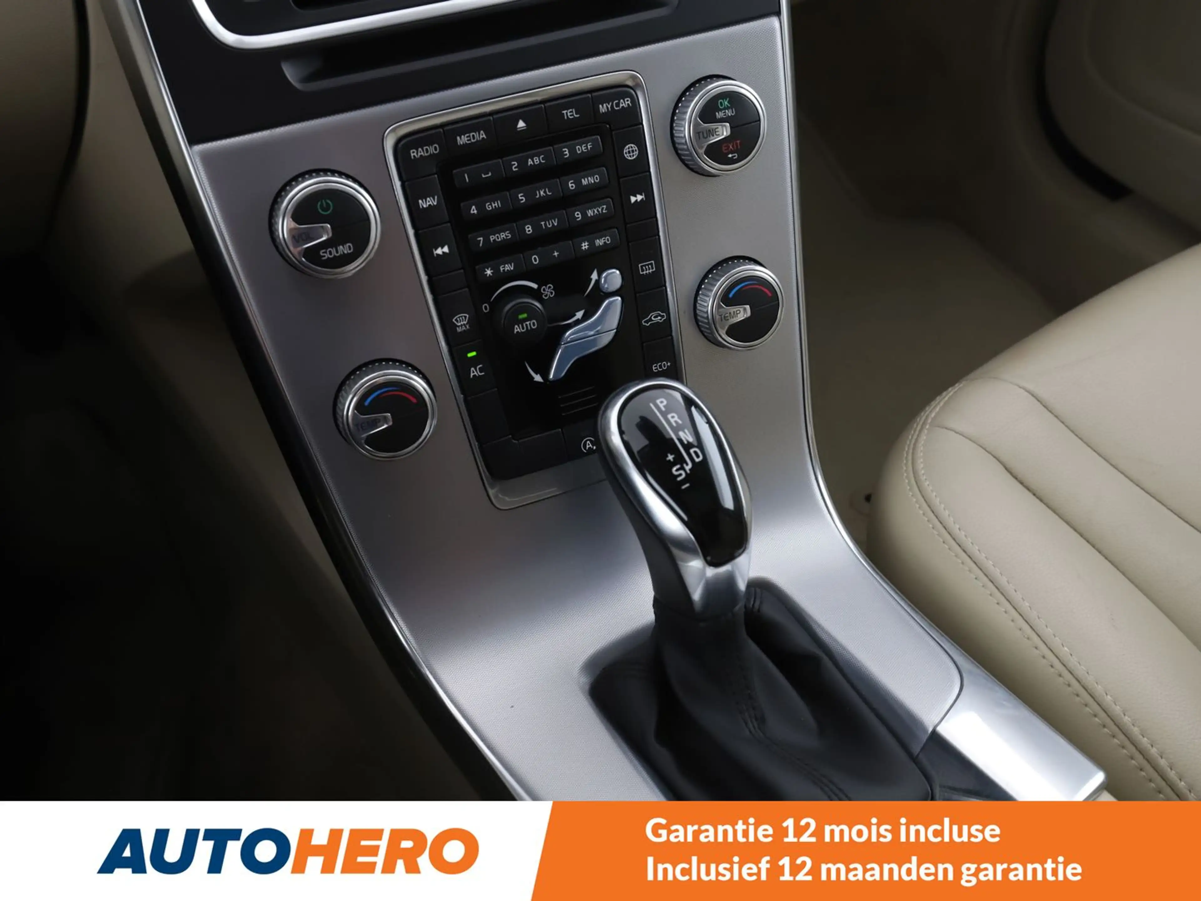 Volvo V60 Cross Country 2.0 D3 Plus — photo 14