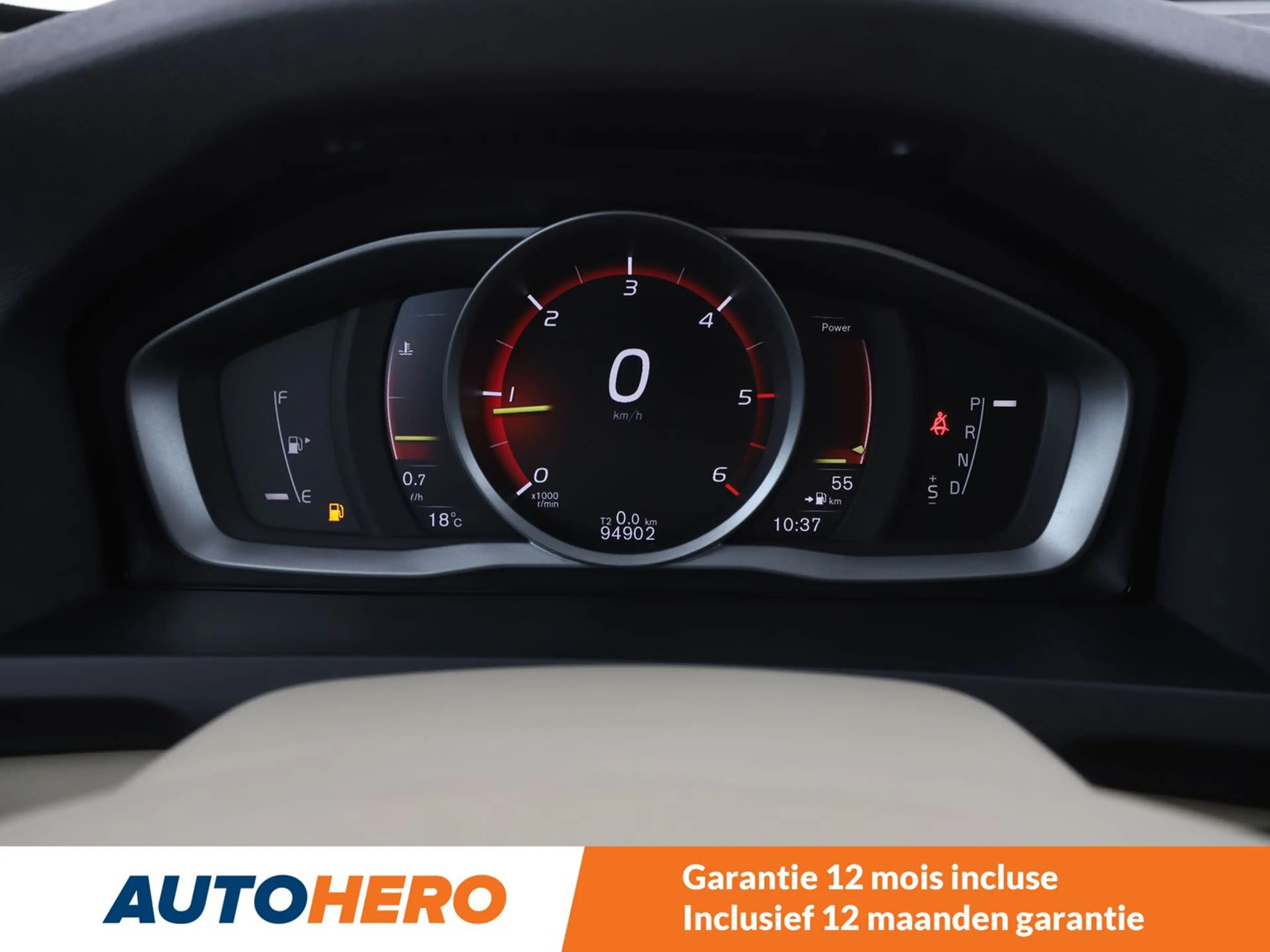 Volvo V60 Cross Country 2.0 D3 Plus — photo 8