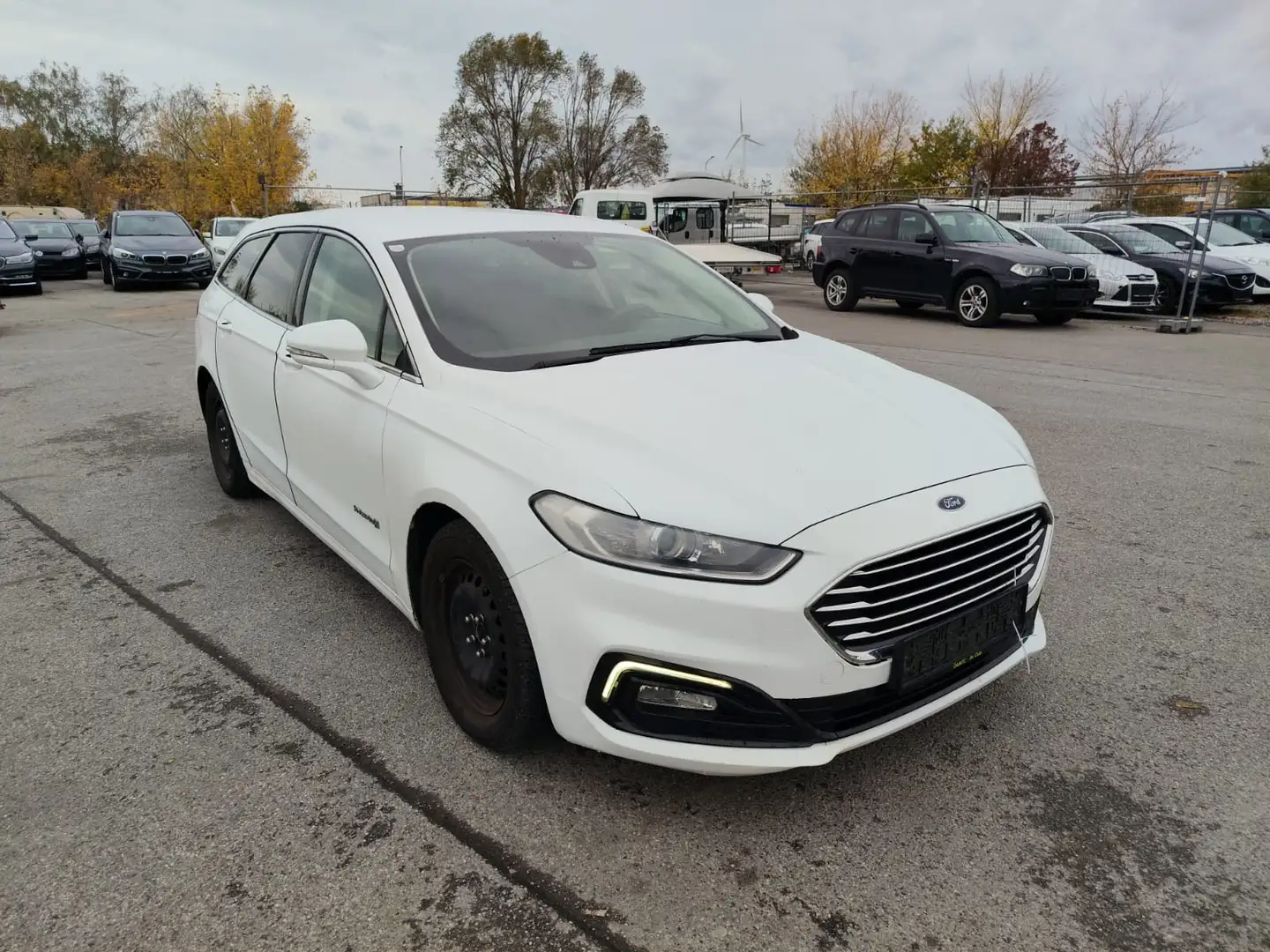 Ford Mondeo Traveller Trend 2,0 Hybrid Aut. Weiß - 1
