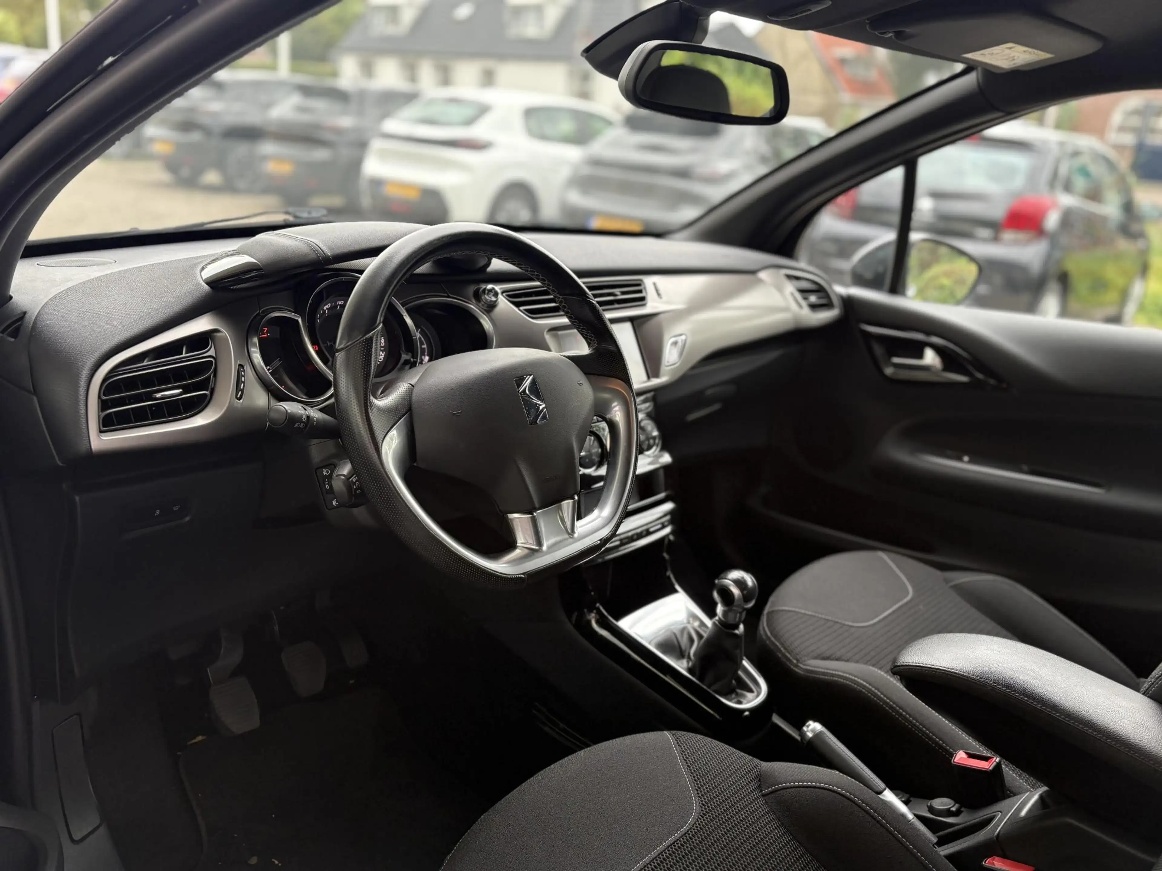 DS Automobiles DS 3 1.2T 110pk Business | Stoelverwarming | Achteruitr — photo 9