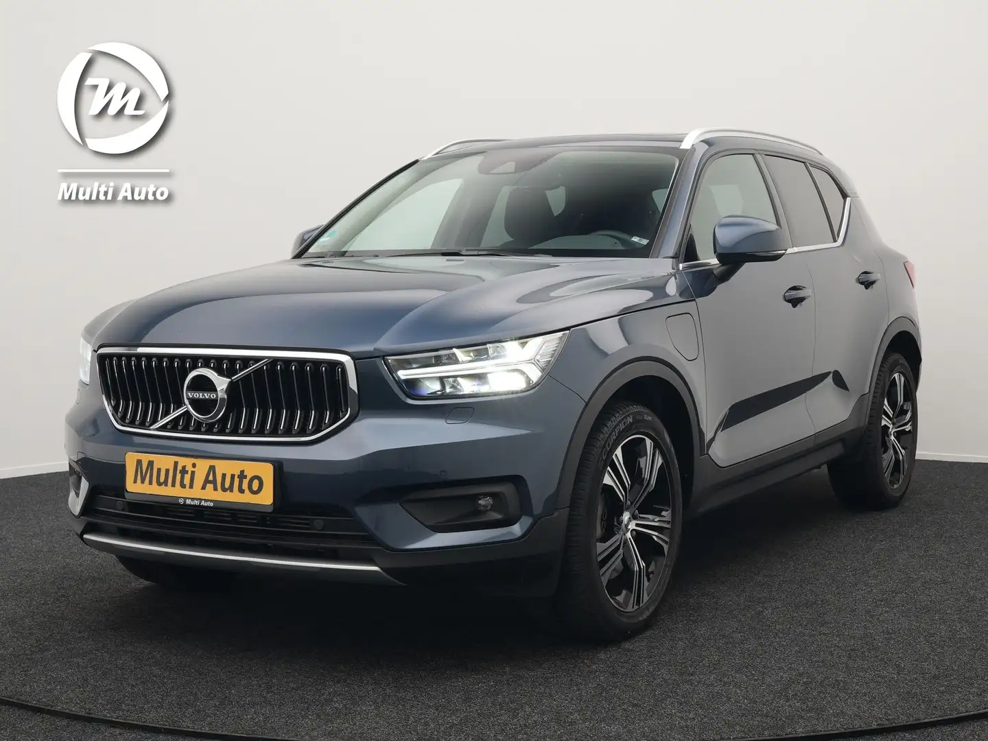Volvo XC40 T4 Recharge Inscription Plug In Hybrid 211PK PHEV Blauw - 1
