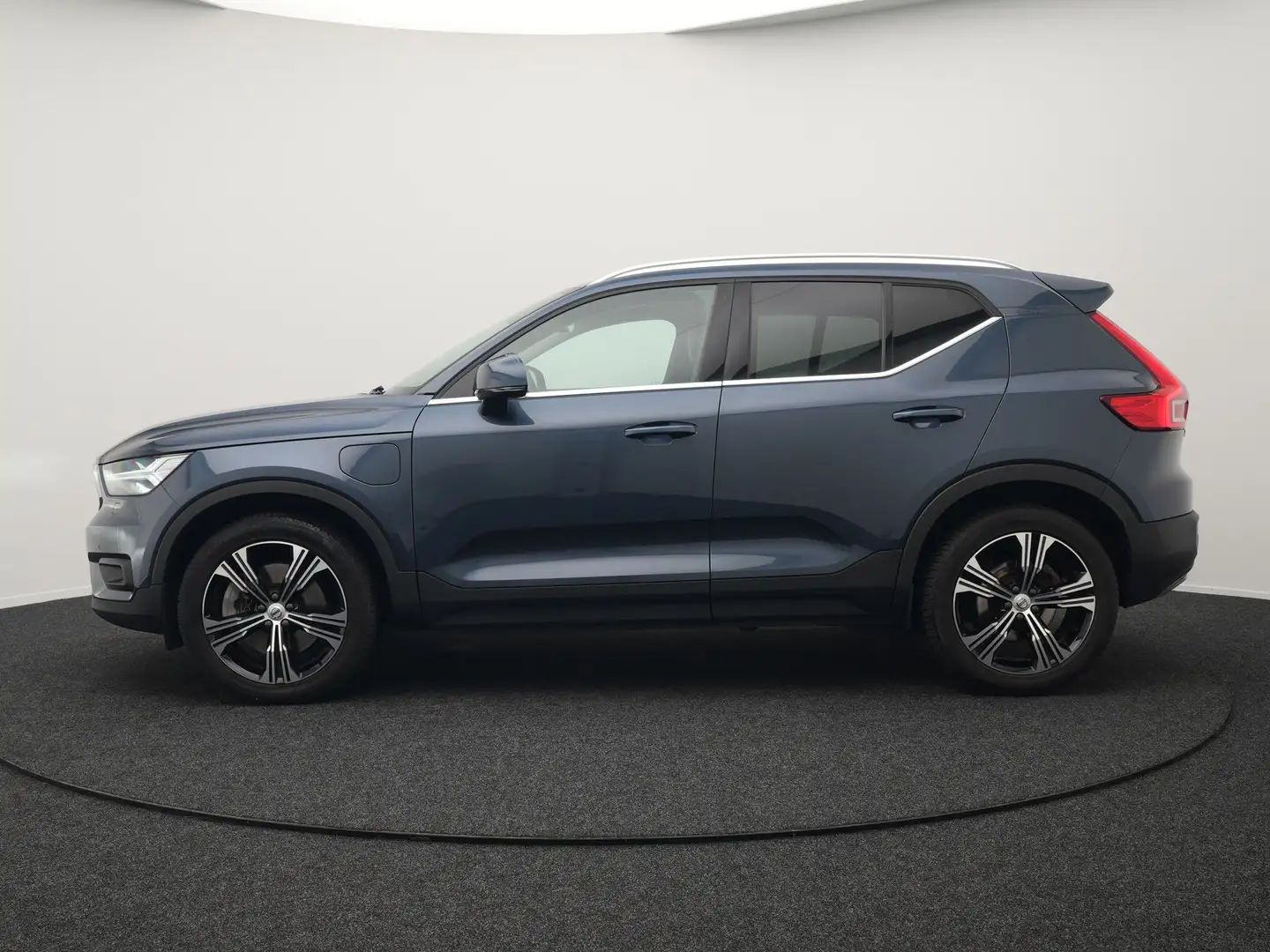 Volvo XC40 T4 Recharge Inscription Plug In Hybrid 211PK PHEV Blauw - 2