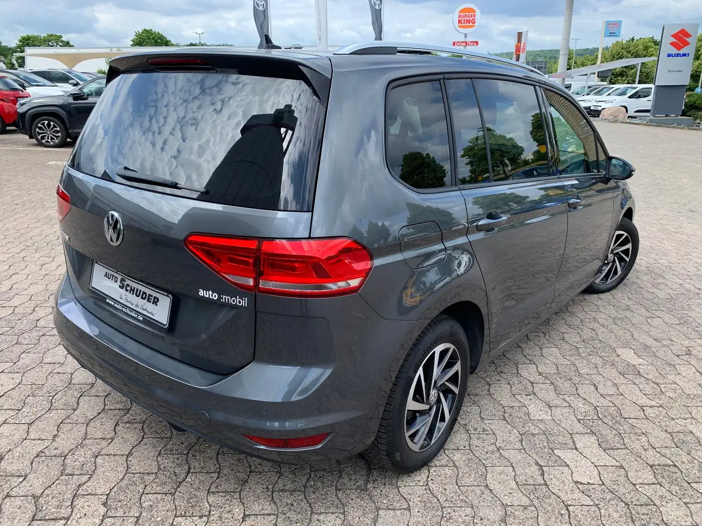 Volkswagen Touran 7-Sitzer Join Grau - 2