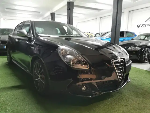 Alfa Romeo Giulietta view 5