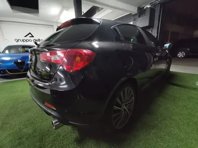 Alfa Romeo Giulietta view 4