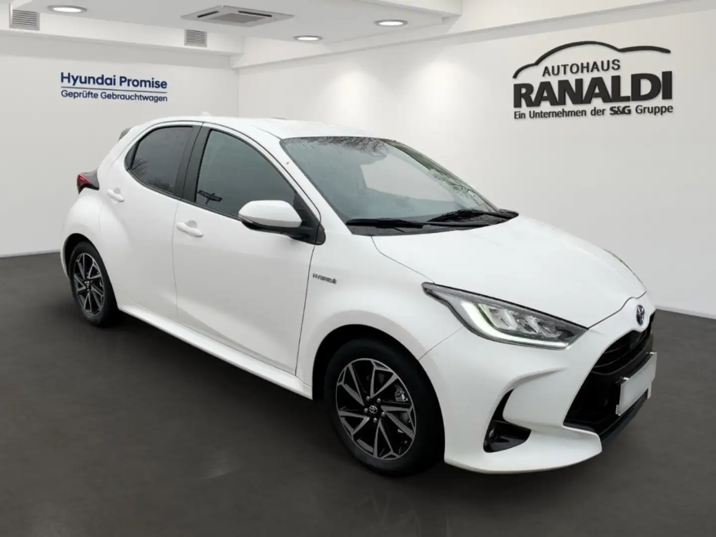 Toyota Yaris Hybrid Team Deutschland Alb - 2