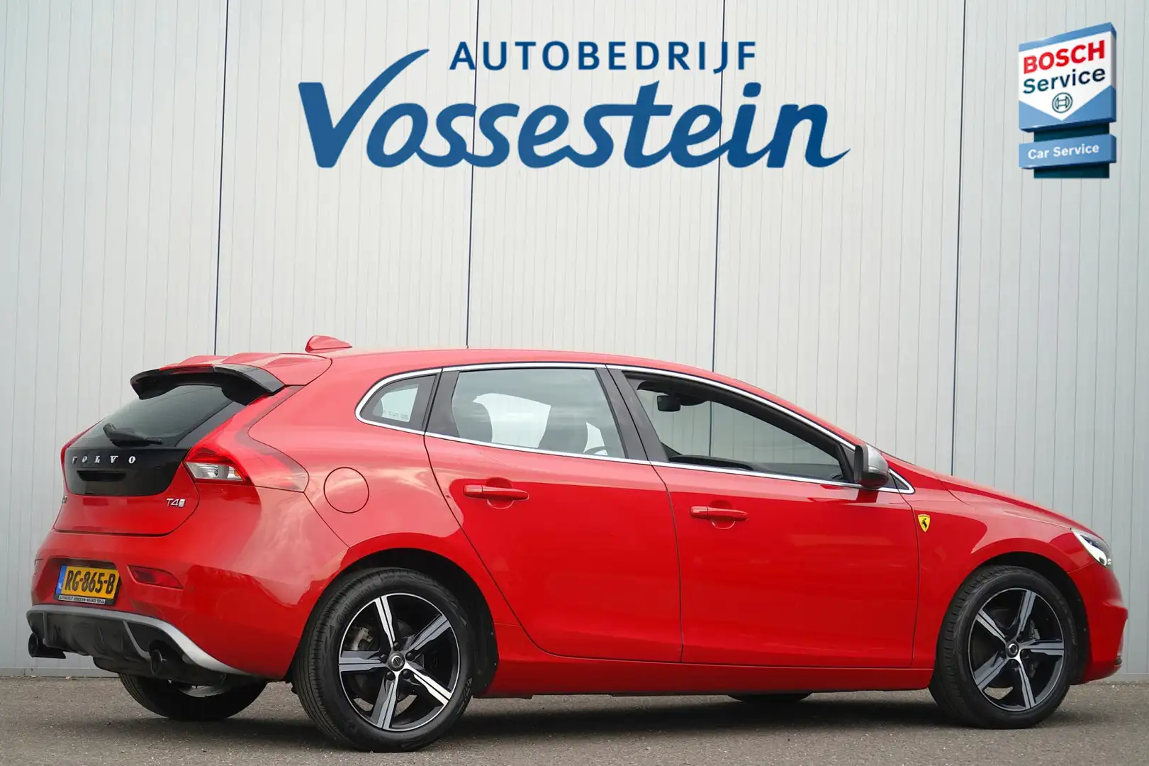 Volvo V40 2.0 T4 Business Sport / NL-Auto / 190 PK / Distrib Rood - 2