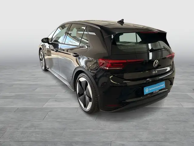 Volkswagen Id.3 view 5