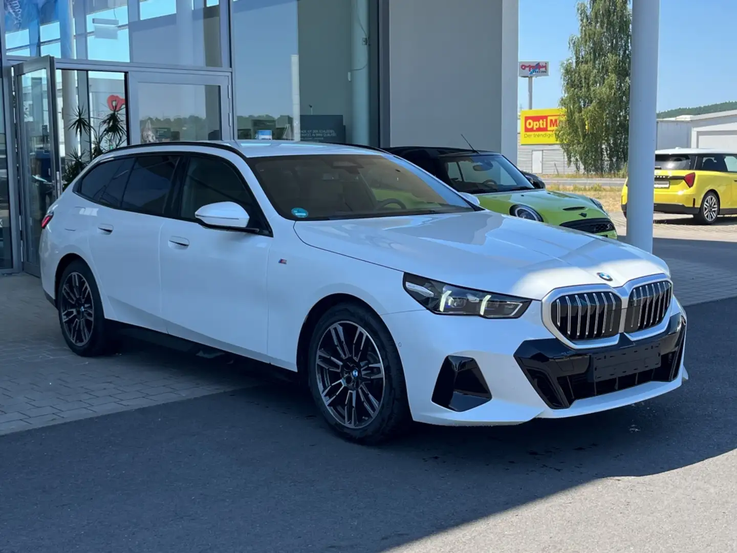 BMW 520 d Touring M Sportpaket AHK.Park+.Navi.Kom.S.v Weiß - 2
