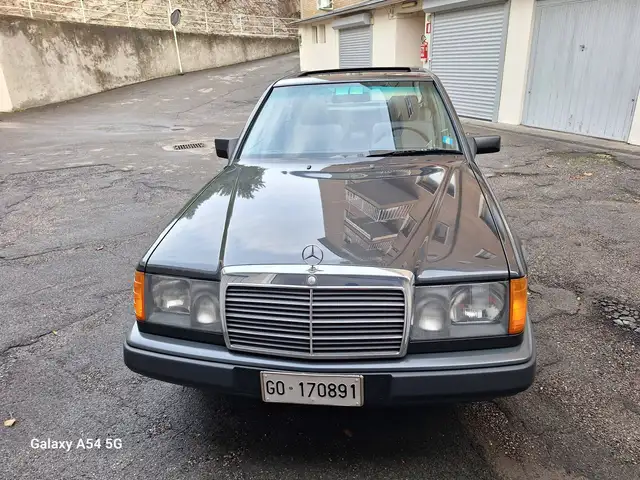 Mercedes-Benz 200 124021 10 200E