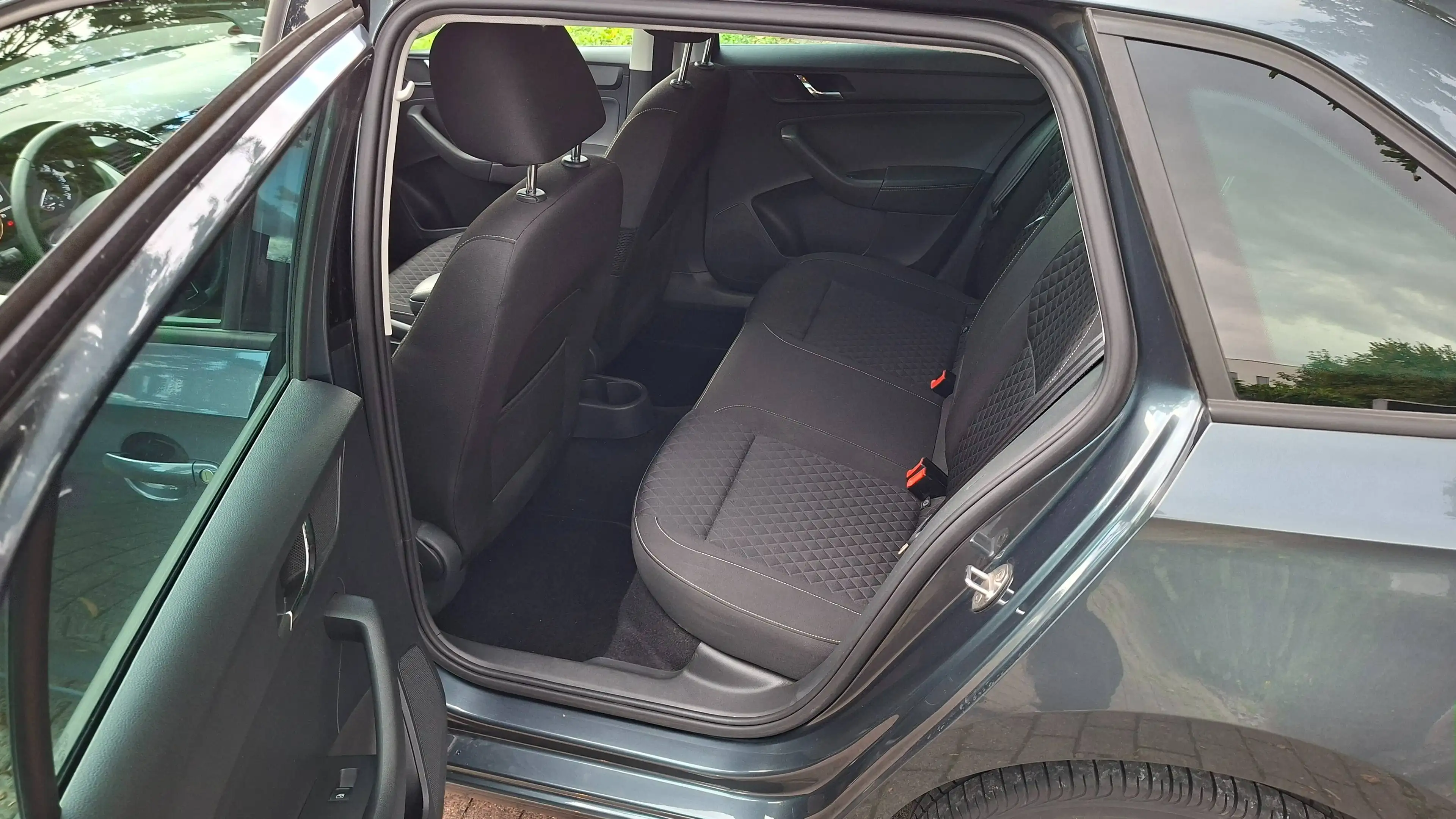 Skoda Rapid/Spaceback Rapid 1.2 TSI Drive -Navi-Carplay-Multi-ACC-TOP — photo 8