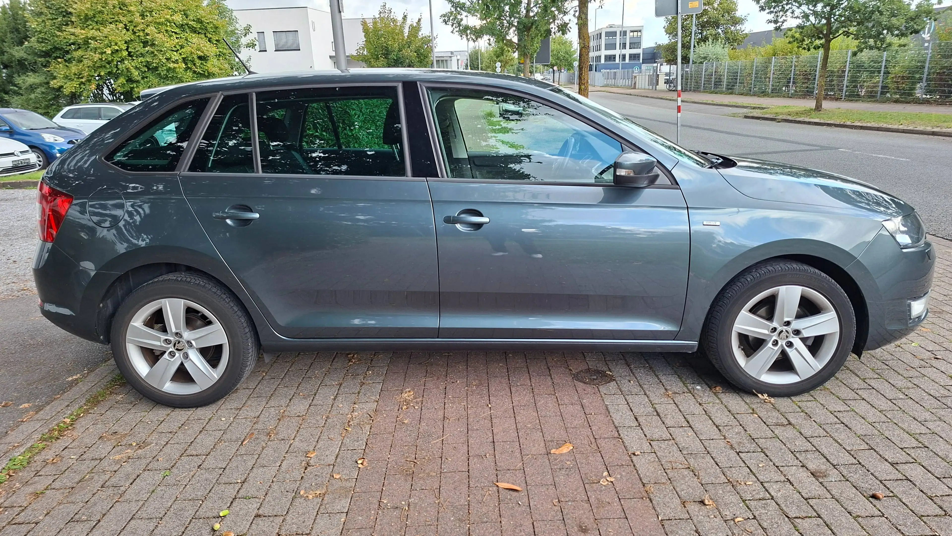 Skoda Rapid/Spaceback Rapid 1.2 TSI Drive -Navi-Carplay-Multi-ACC-TOP — photo 2