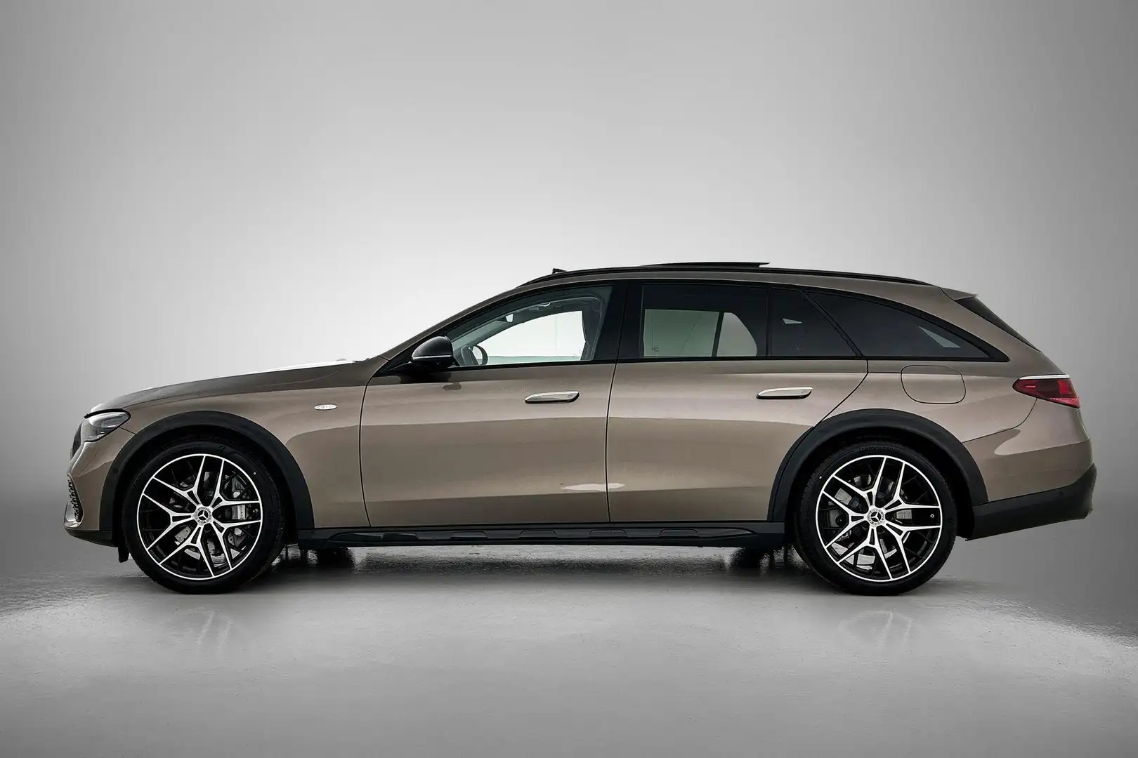 Mercedes-Benz E 300 E 300de Estate Automaat 4MATIC All-Terrain | Night Bruin - 2