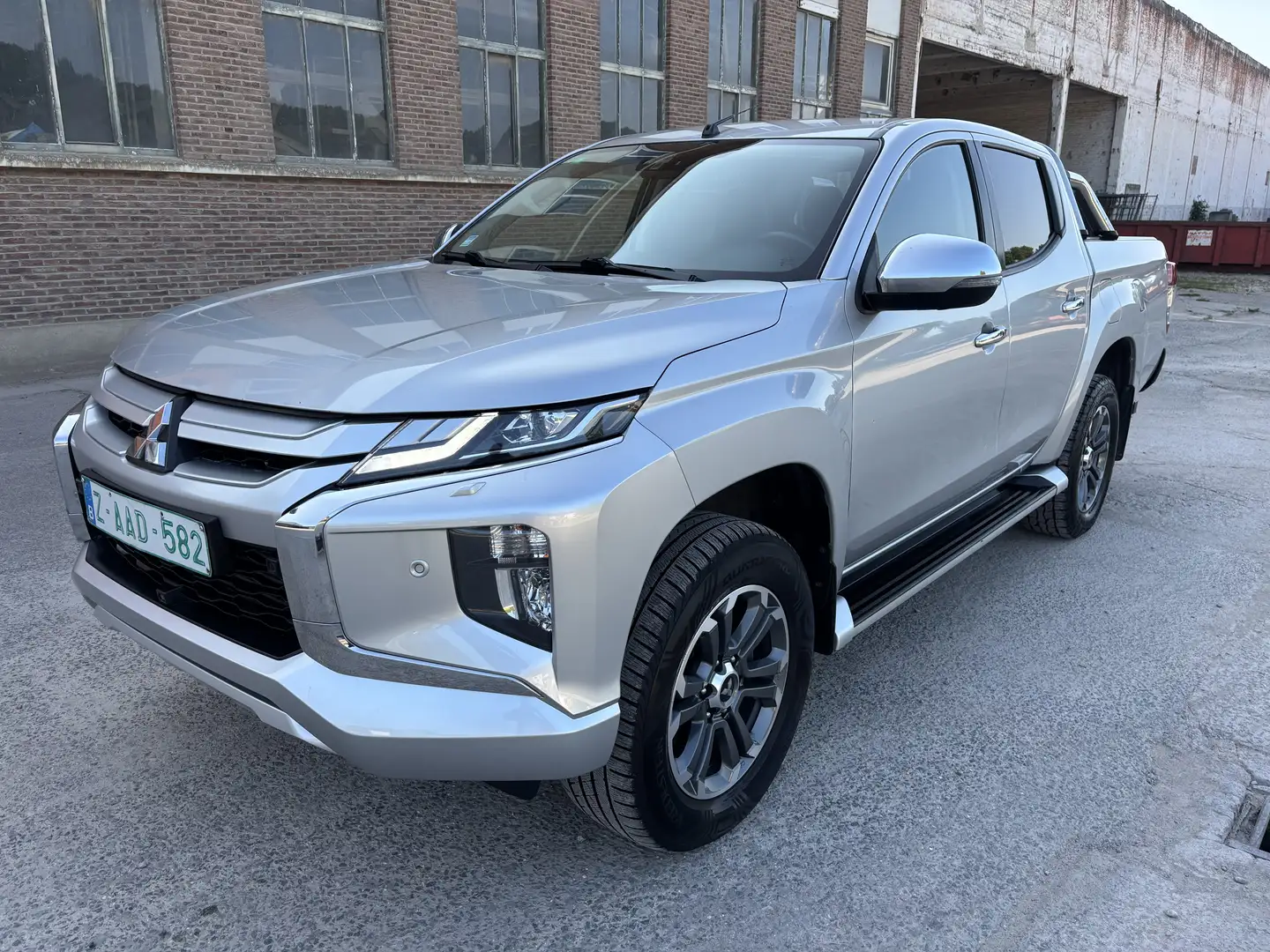 Mitsubishi L200 DOUBLE CAB 2.2 BVA INTENSE avec 95000 km! + TVA! - 1