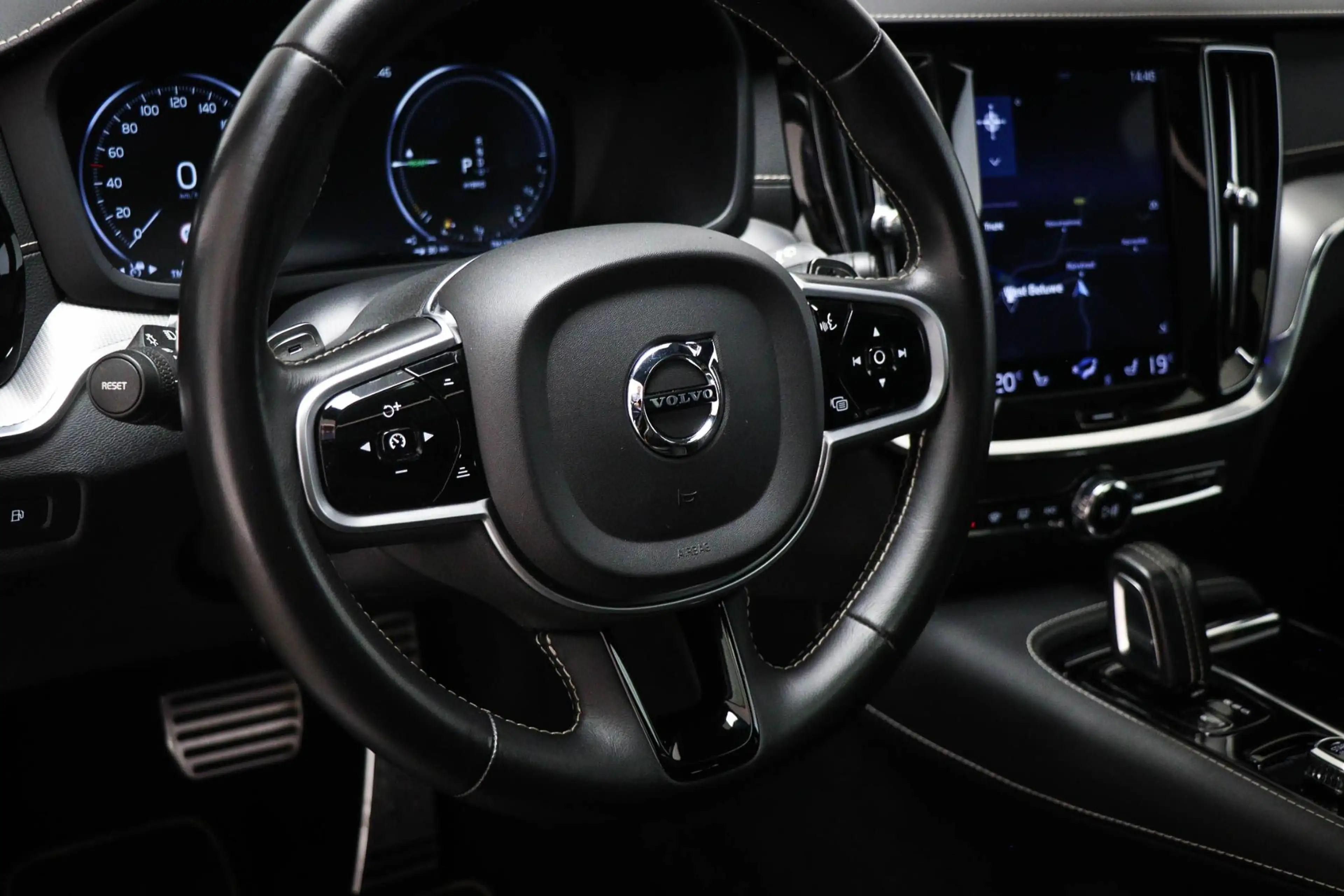 Volvo V60 2.0 T8 Twin Engine AWD Polestar Engineered | PANOR — photo 39