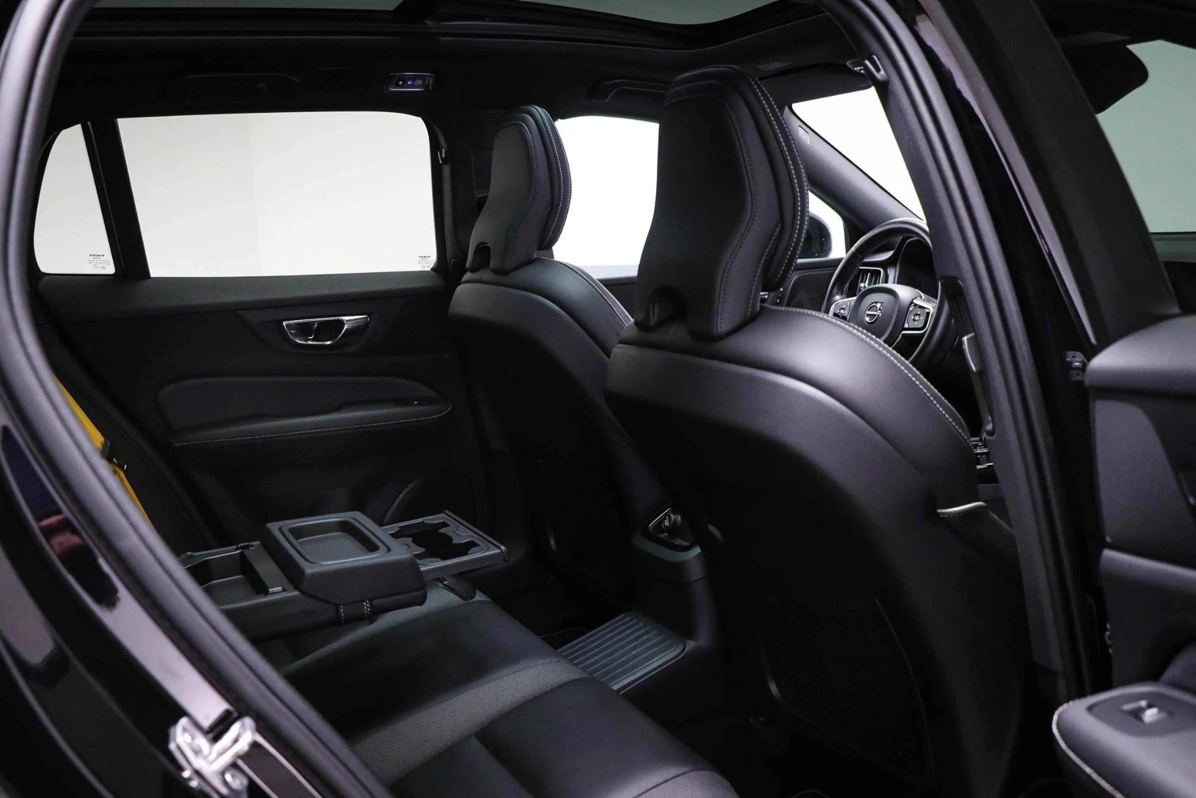 Volvo V60 2.0 T8 Twin Engine AWD Polestar Engineered | PANOR — photo 14