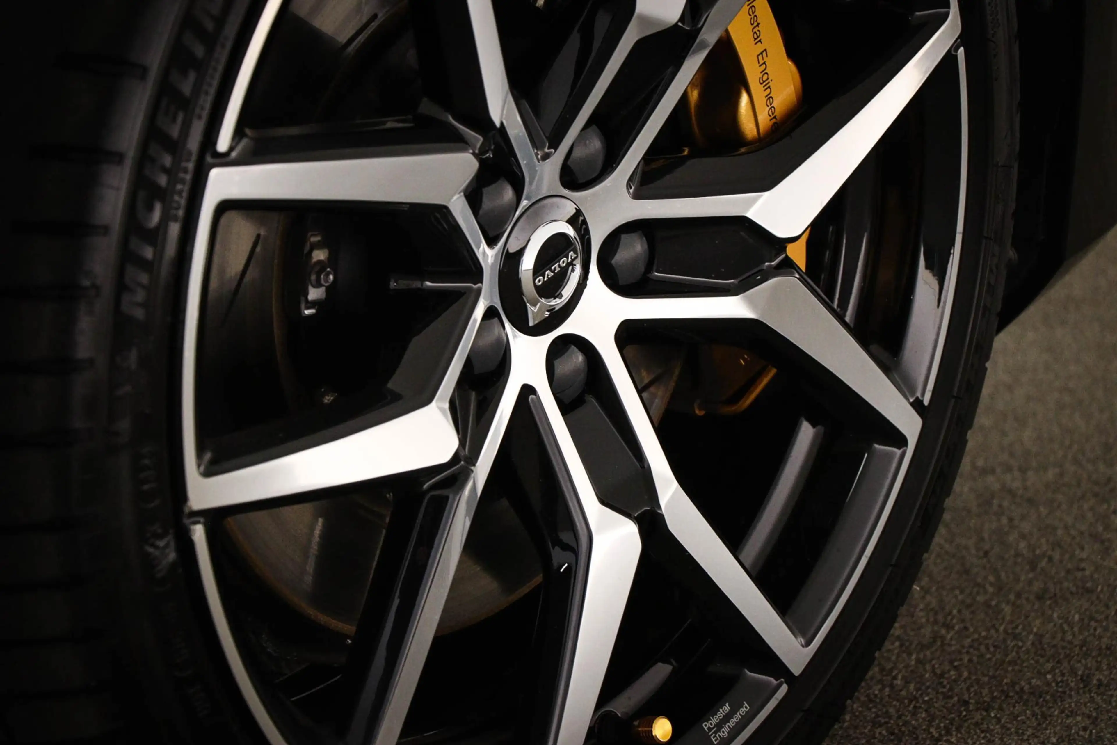 Volvo V60 2.0 T8 Twin Engine AWD Polestar Engineered | PANOR — photo 32