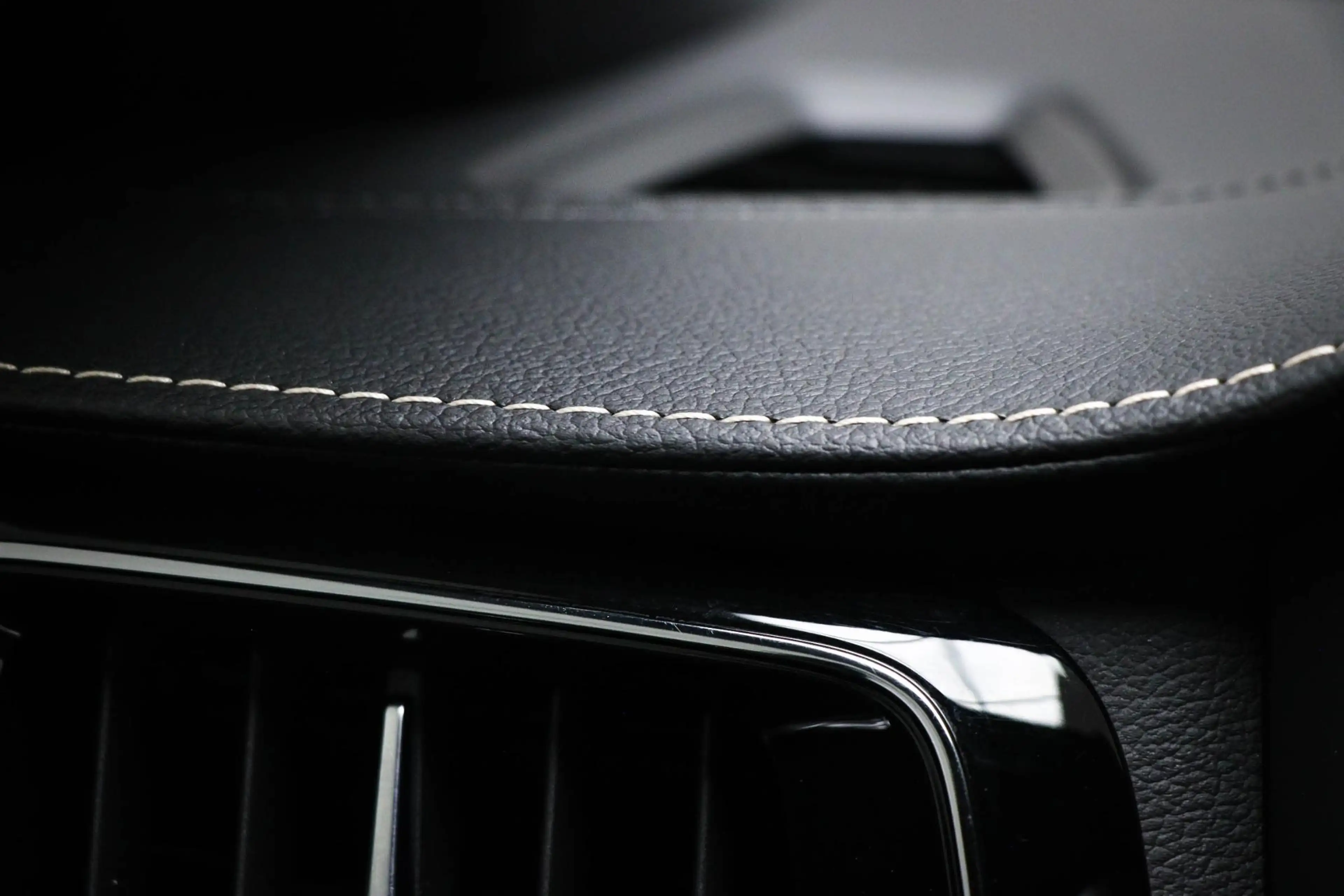 Volvo V60 2.0 T8 Twin Engine AWD Polestar Engineered | PANOR — photo 38