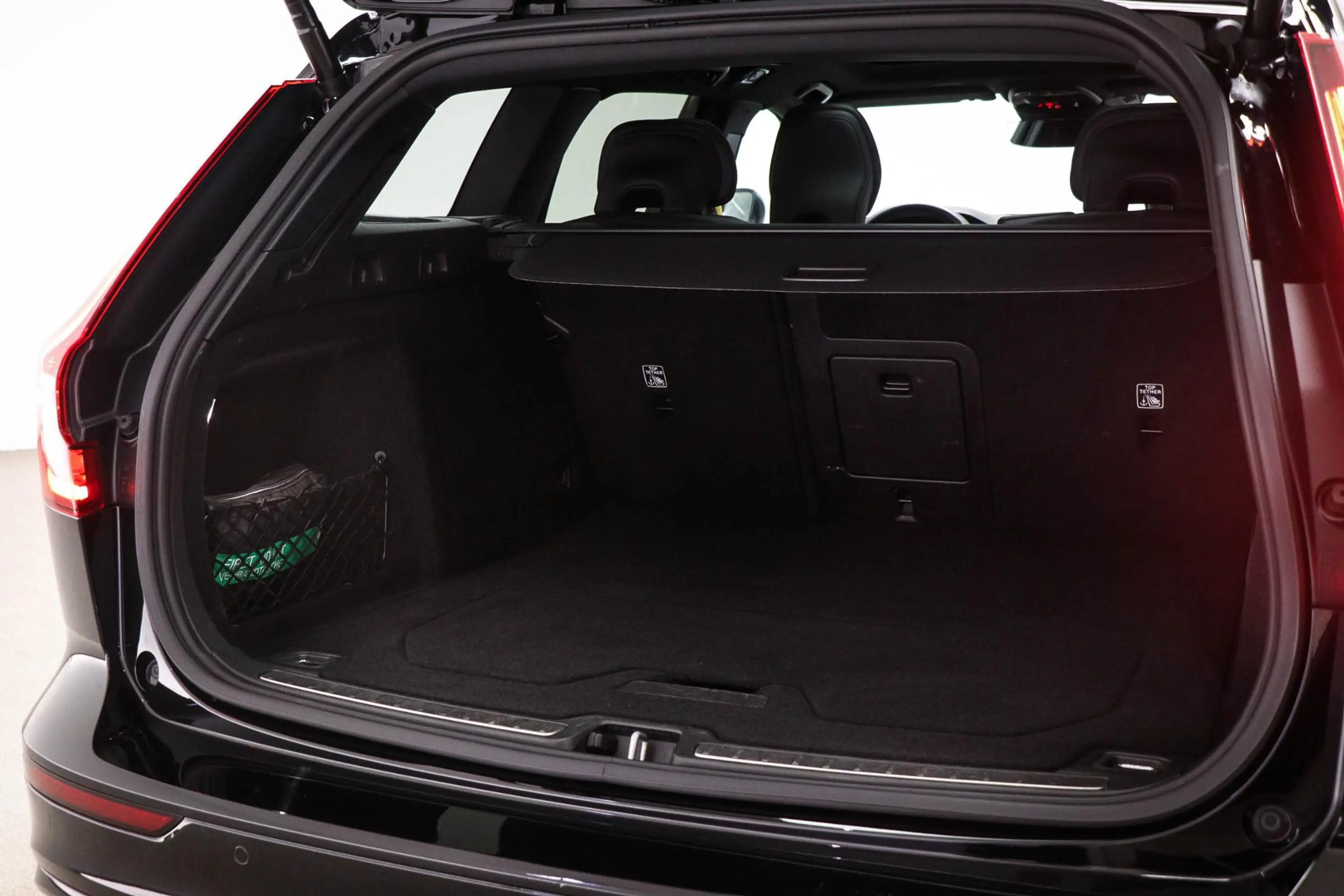 Volvo V60 2.0 T8 Twin Engine AWD Polestar Engineered | PANOR — photo 16
