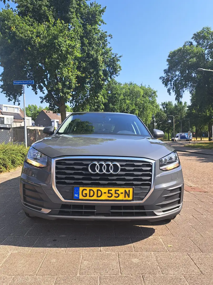 Audi Q2 30 TFSI design Grijs - 2