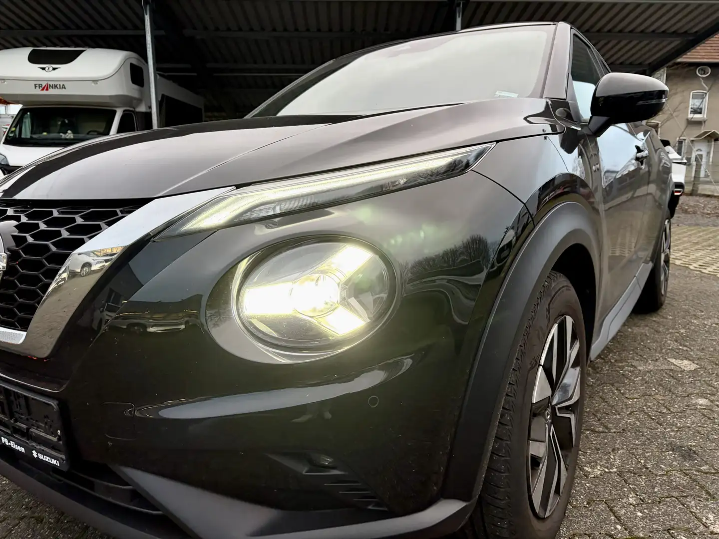 Nissan Juke Juke 1.0 DIG-T N-Connecta Schwarz - 2