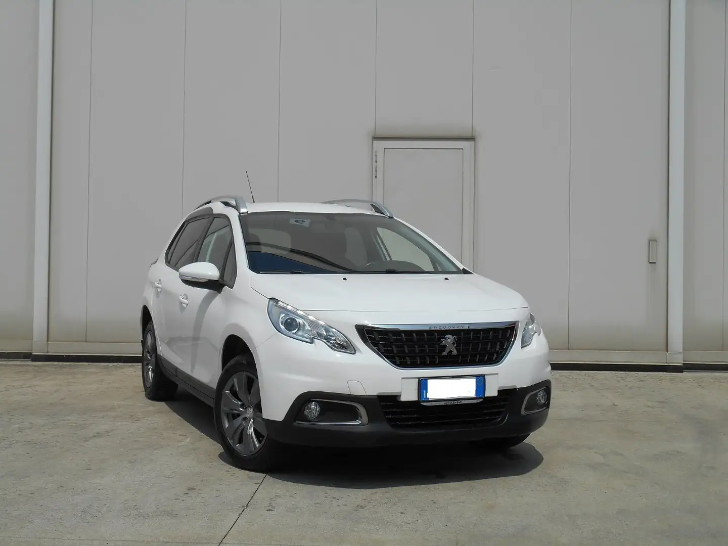 Peugeot 2008 1.2 puretech 82cv Bianco - 1