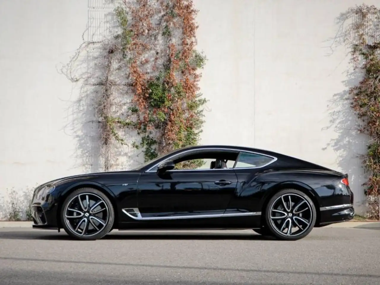 Bentley Continental GT 2022 — фото 8